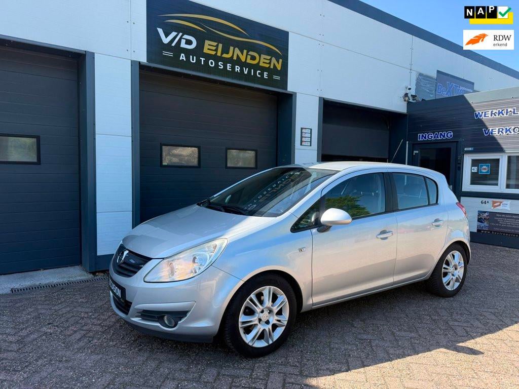 Opel Corsa 1.4-16V Cosmo luxe uitvoering!, Voorwielaandrijving, Euro 5, Gebruikt, 4 cilinders