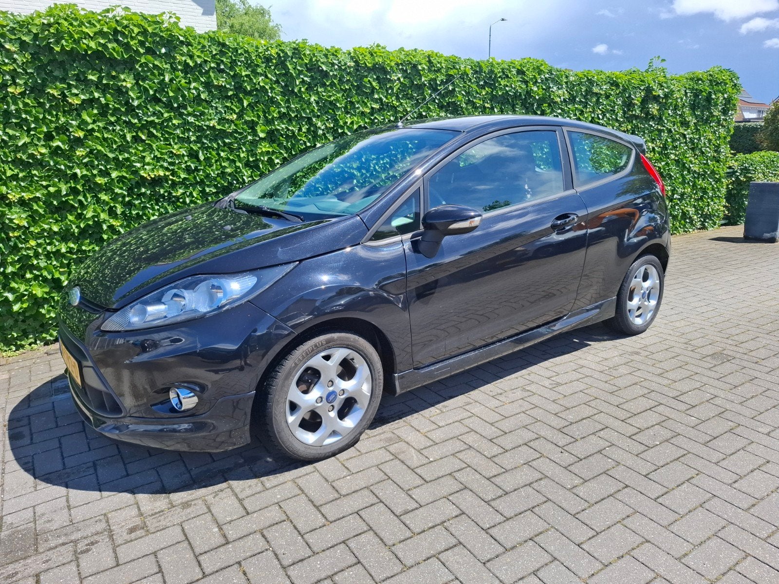 Ford Fiësta 1.25 60KW 3DR 2009 Zwart APK  3-3-2027, Auto's, Voorwielaandrijving, Stof, 600 kg, 4 cilinders
