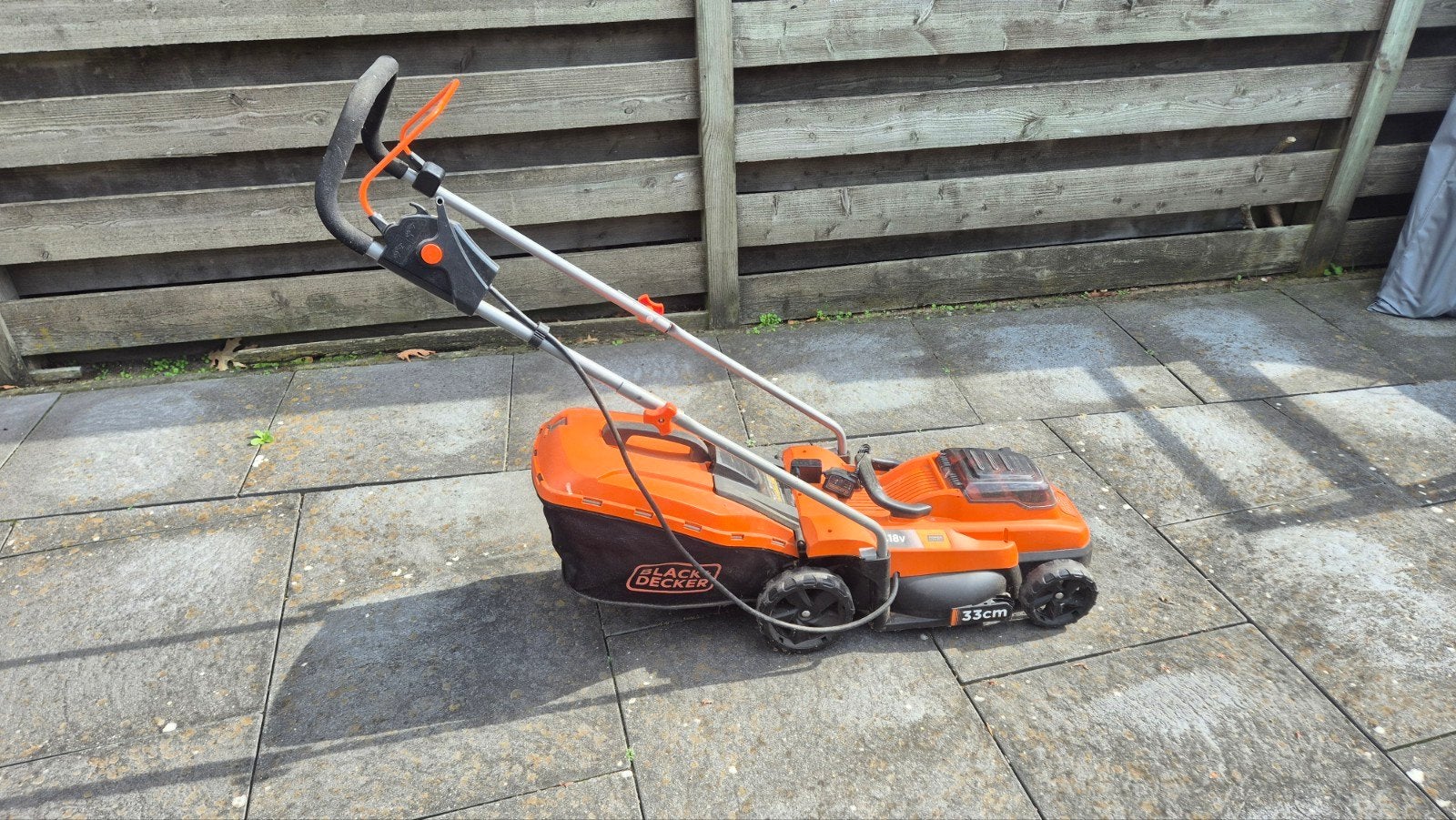 Black+Decker Accu Grasmaaier 33cm - Zo goed als nieuw