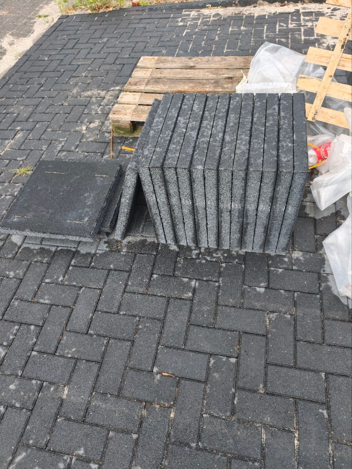 Betontegel 50x50x5 cm Zwart met facet KOMO, Ophalen, Gebruikt, Minder dan 5 m², Beton