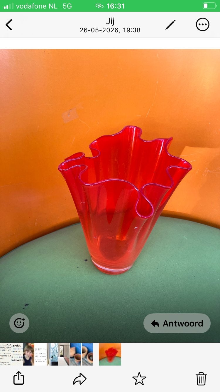 Zakdoek vaas robijn rood fazzoletto, Ophalen of Verzenden