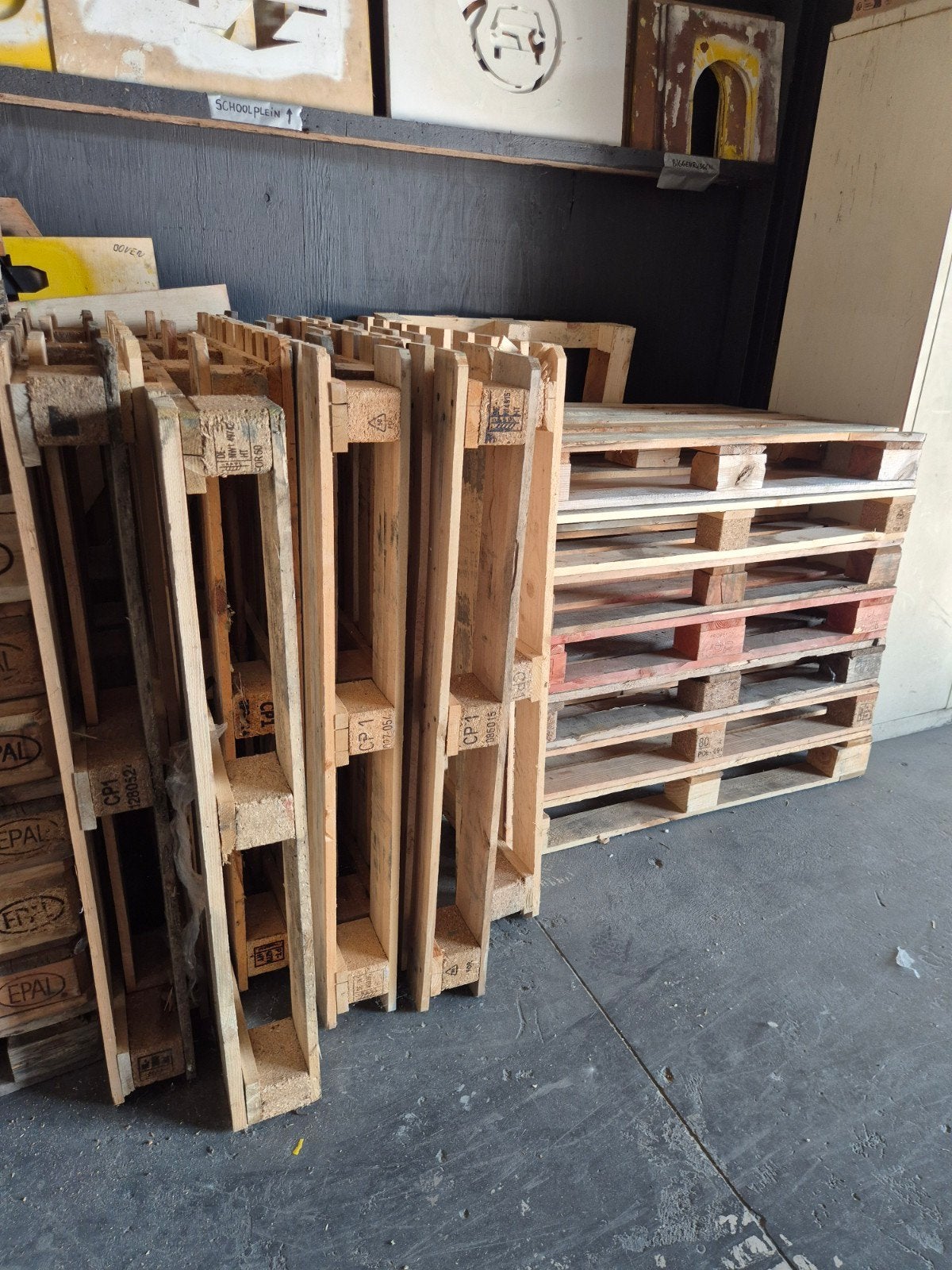 Gratis af te halen (blok)pallets, Ophalen, 50 mm of meer, Pallet, Minder dan 200 cm