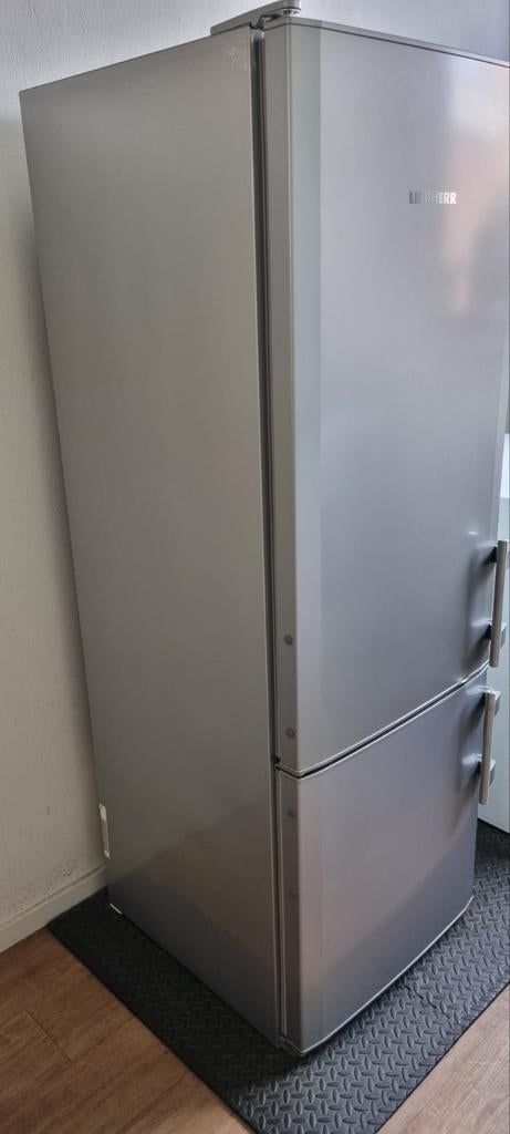 Liebherr Koelkast in goede staat te koop in Amstelveen, Witgoed en Apparatuur, Ophalen, Gebruikt, 200 liter of meer, 60 cm of meer