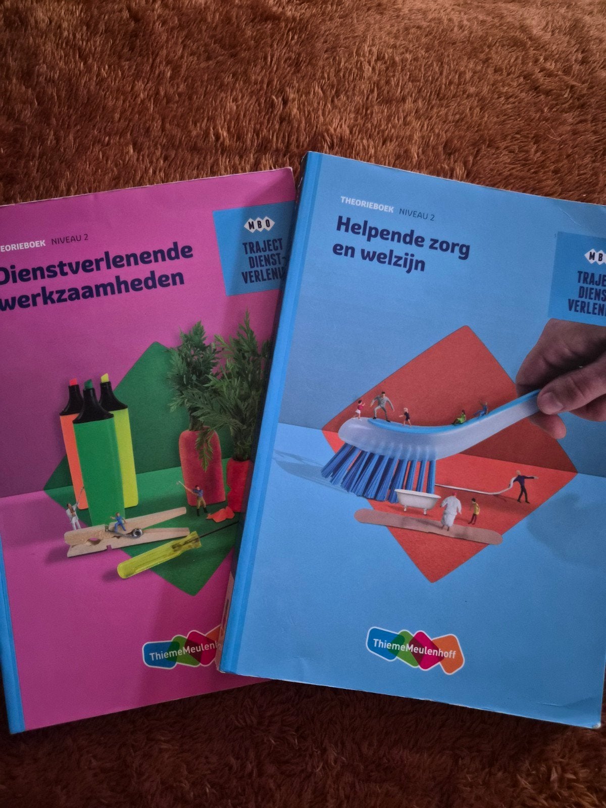 MBO Traject Dienstverlening Theorieboeken Niveau 2, Boeken, Ophalen of Verzenden, Zo goed als nieuw, MBO