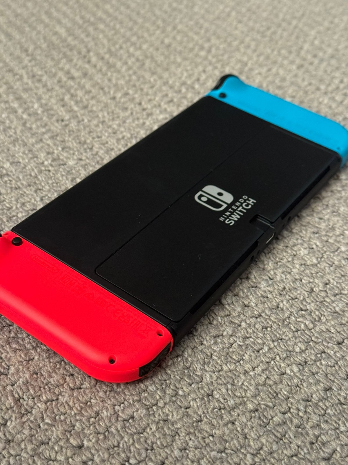 Foto 5 van Nintendo switch OLED + 1 game — absolute nieuwstaat!