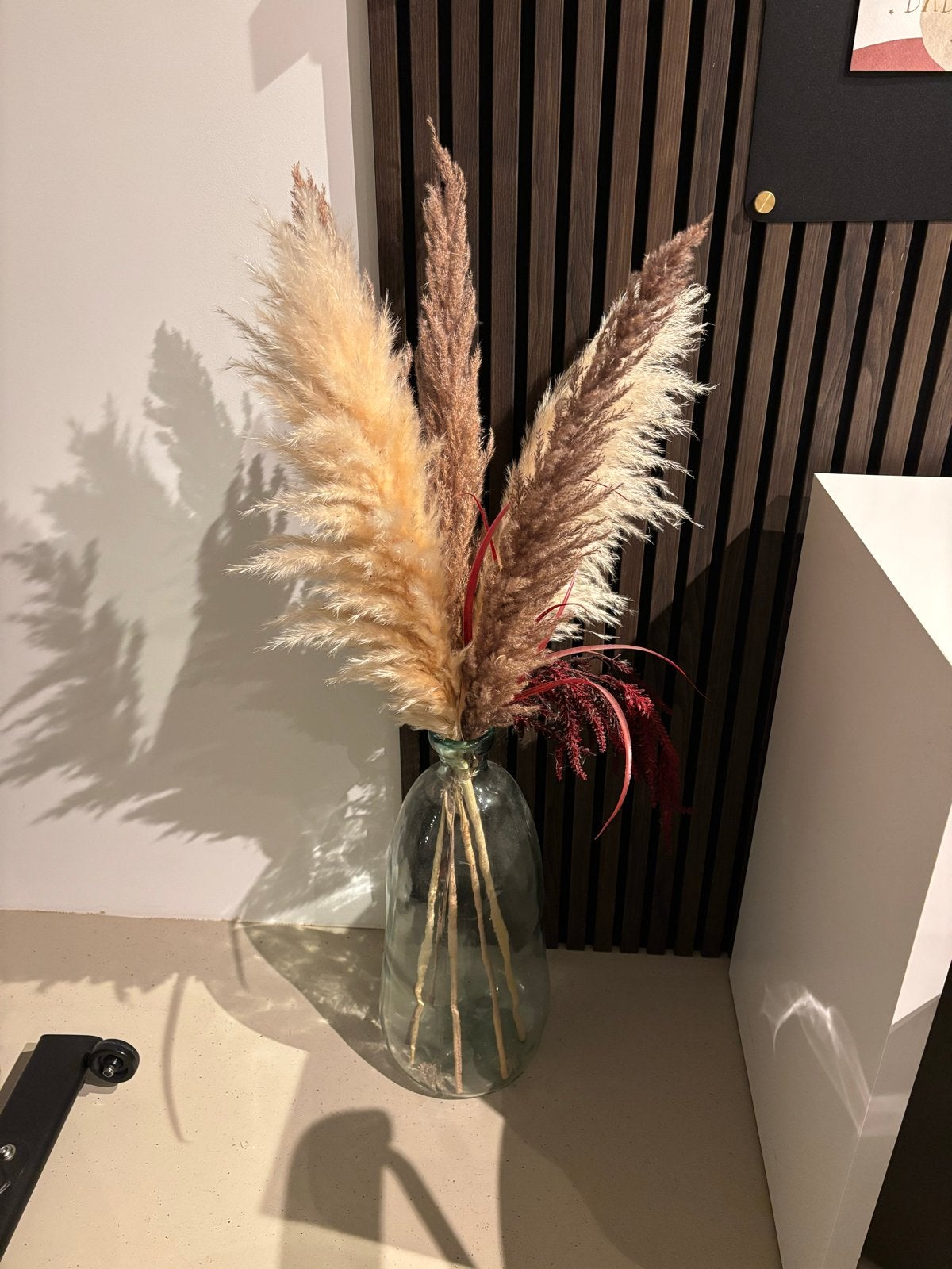 Grote glazen vaas ZARA HOME met pampas pluimen, Ophalen, Zo goed als nieuw, Overige kleuren, Glas