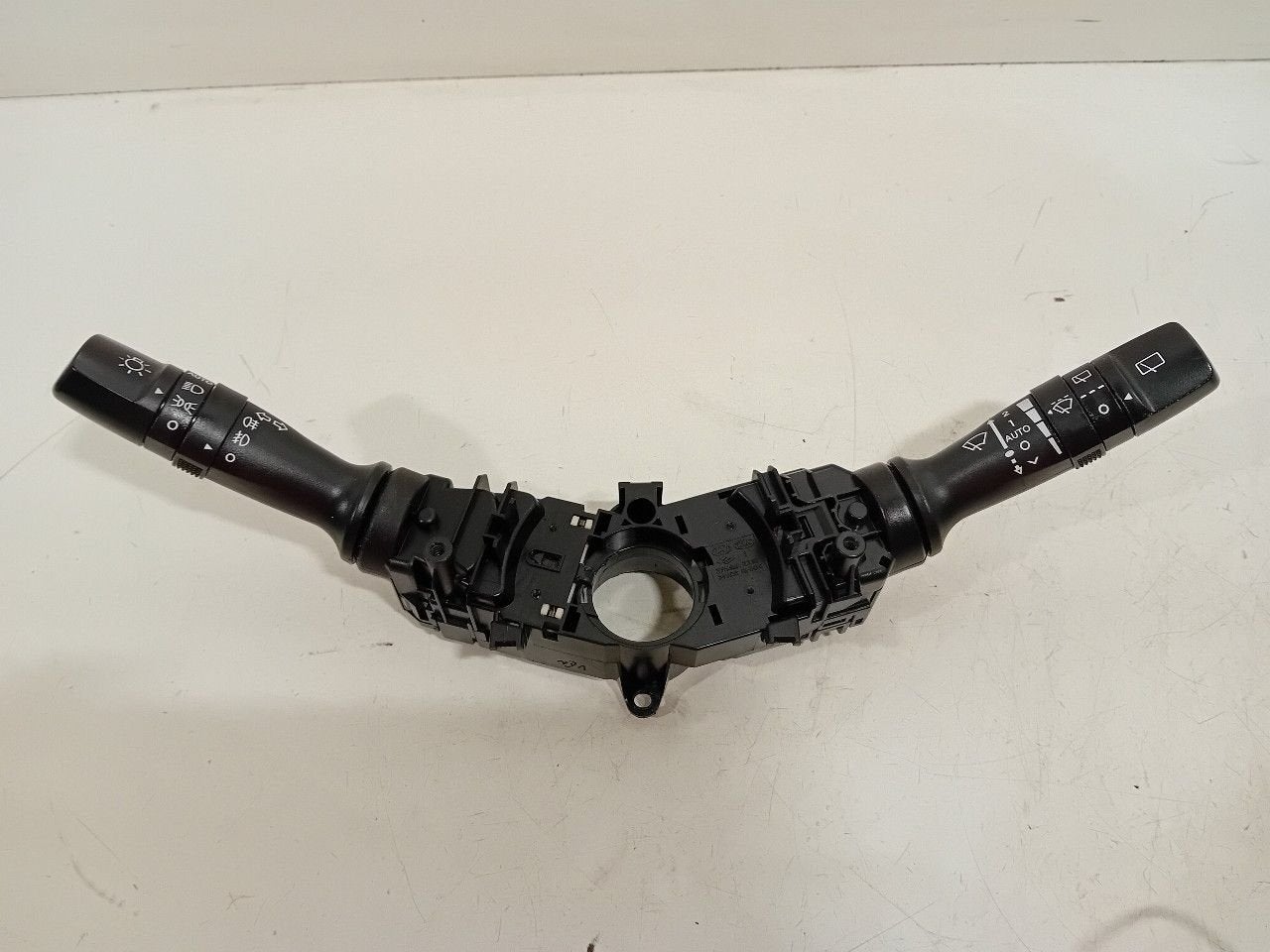 Combischakelaar Kia Pro cee'd, Onderdelen@venauto.nl, Van der Ven Autorecycling B.V., Ettenseweg 76, 4706 PB Roosendaal, The Netherlands