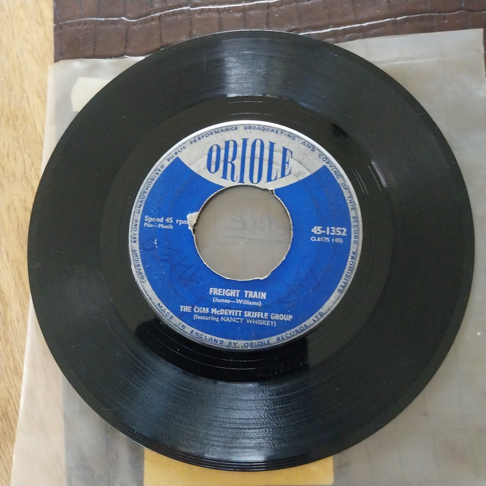 The Chas McDevitt Skiffle Group -The Cotton Song / Freight, Ophalen of Verzenden, Gebruikt, Pop