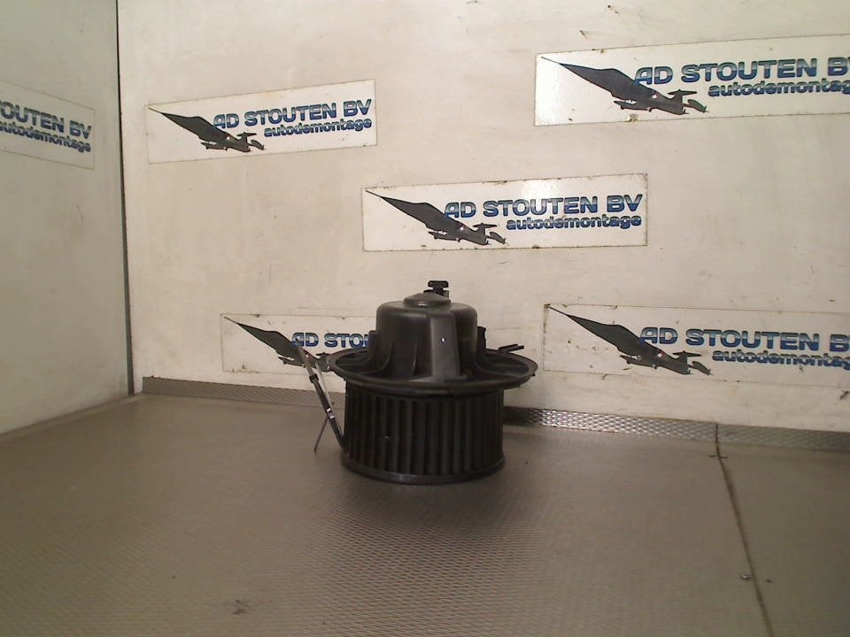 Kachel Ventilatormotor Caddy III (2KA,2KH,2CA,2CH) 2012, Auto-onderdelen, Gebruikt, Volkswagen, Volkswagen AG, Kundenbetreuung@volkswagen.de