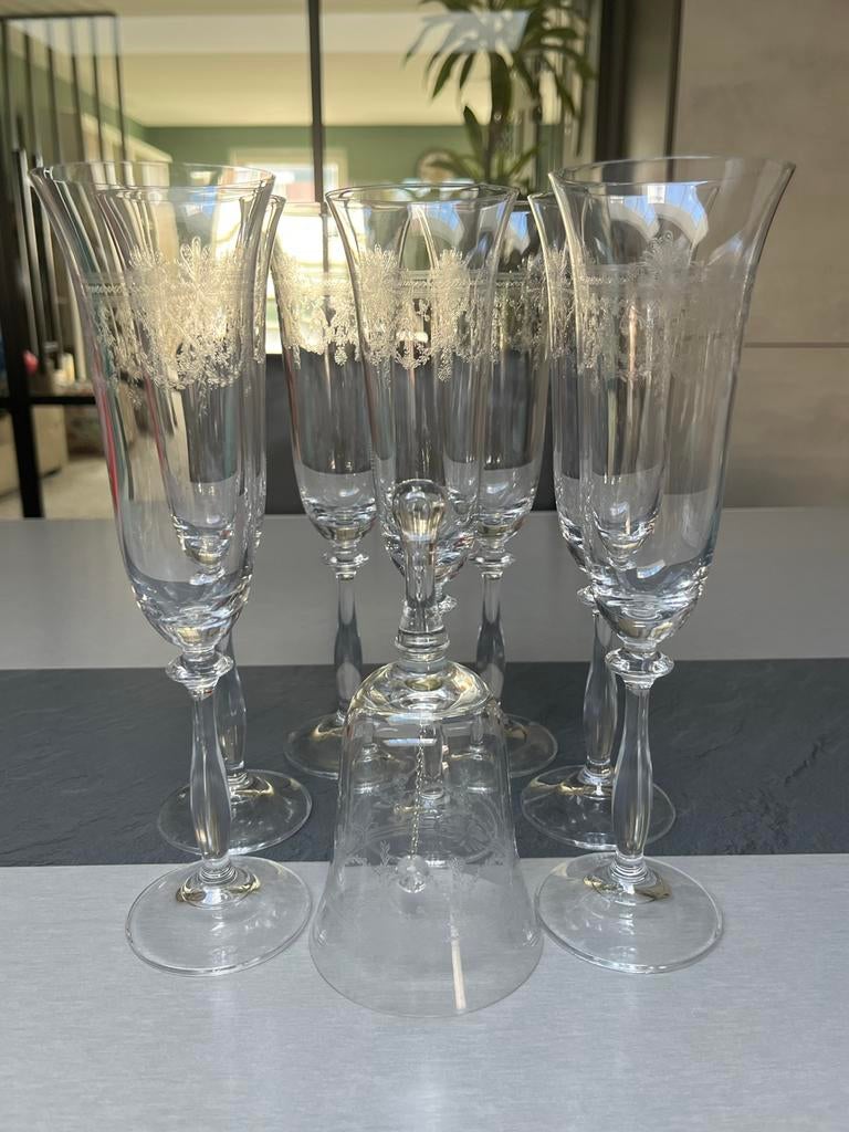 7x Champagneglazen en 1x Tafelbel met Gravure, Ophalen of Verzenden