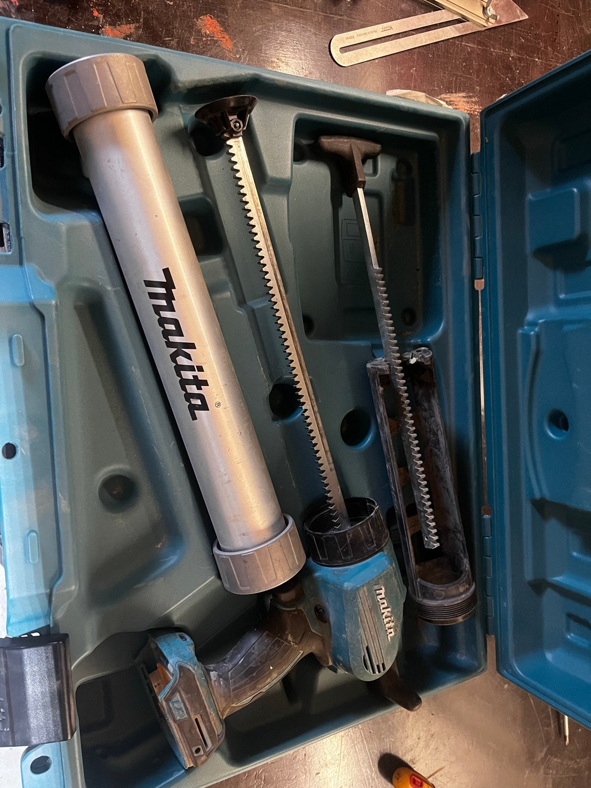 Makita Kitspuit 18V (zonder accu) in koffer, Ophalen, Gebruikt, Kitspuit, Makita