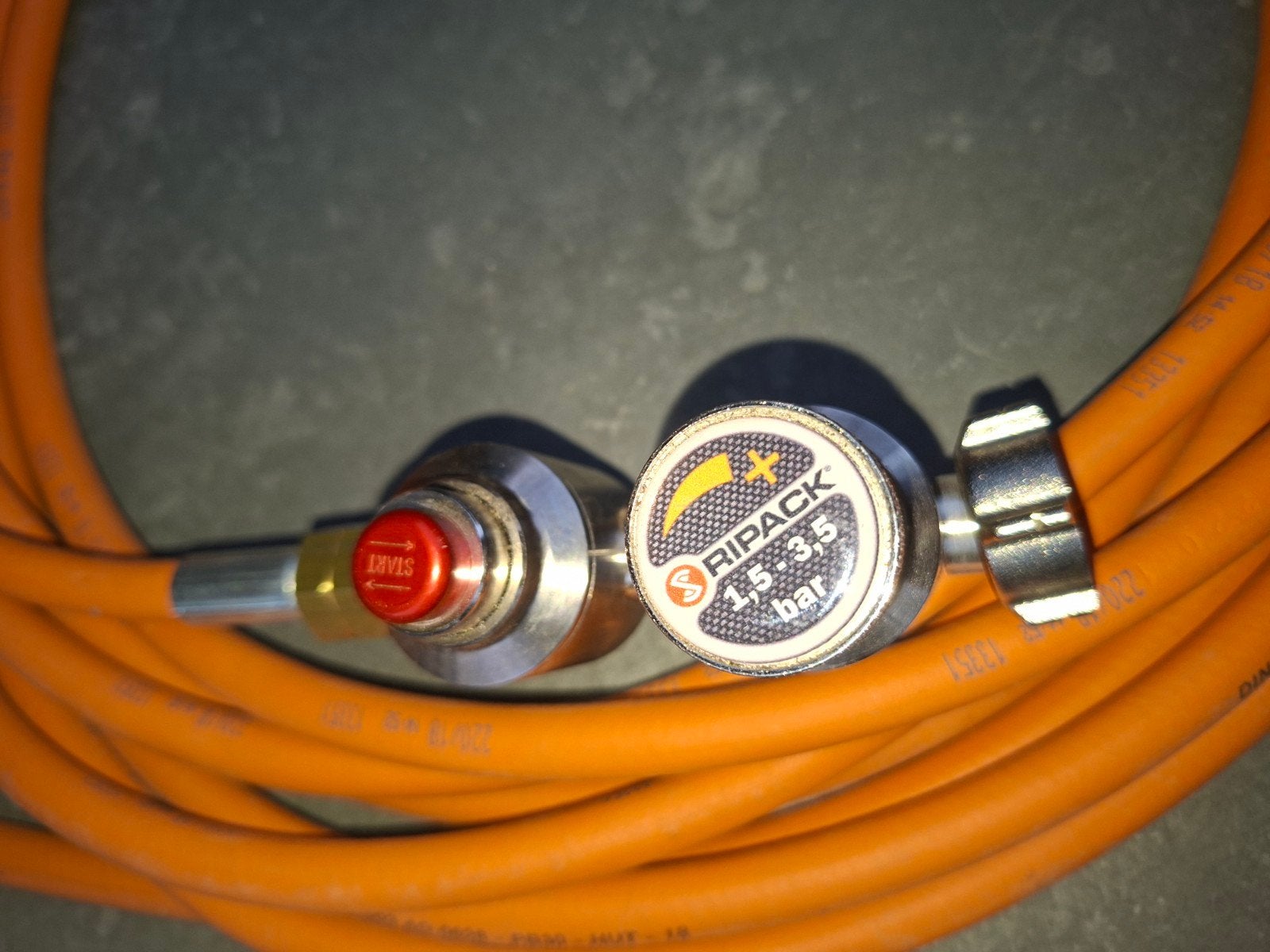 Gasslang met drukregelaar 1.5-3.5 bar, Ophalen of Verzenden