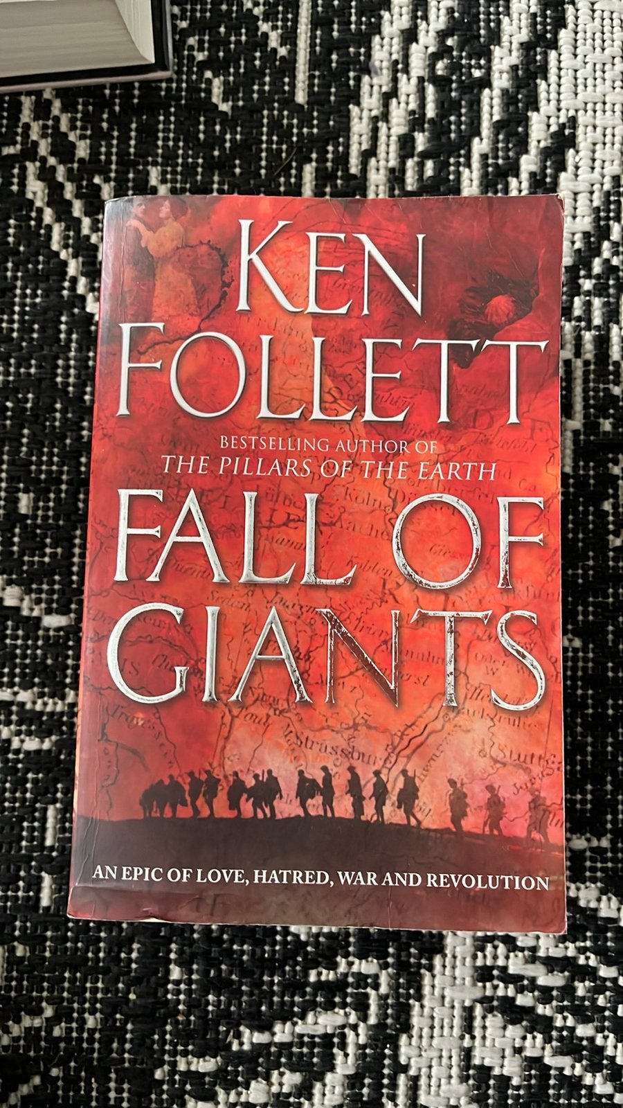 Ken Follett - Fall of Giants (Engels), Ophalen of Verzenden, Gelezen, Europa overig