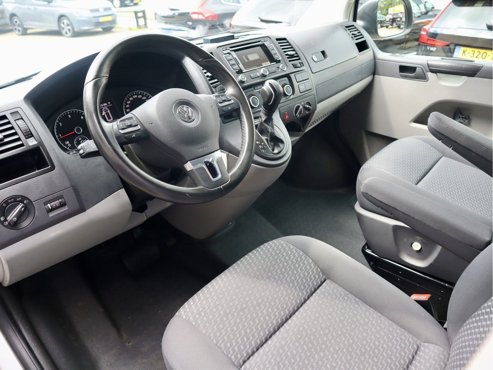 Volkswagen Transporter 2.0 TDI Kombi L2H2 47000KM (bj 2014), Auto's, Bestelauto's, Euro 5, Stof, Gebruikt, 8 stoelen