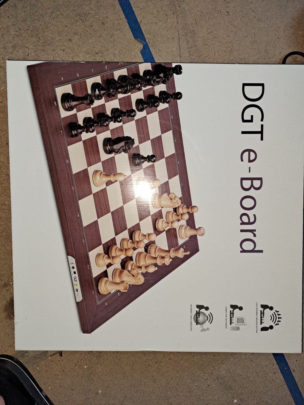 DGT e-Board Schaakbord - Elektronisch Schaakspel, Ophalen of Verzenden, Zo goed als nieuw, Schaken