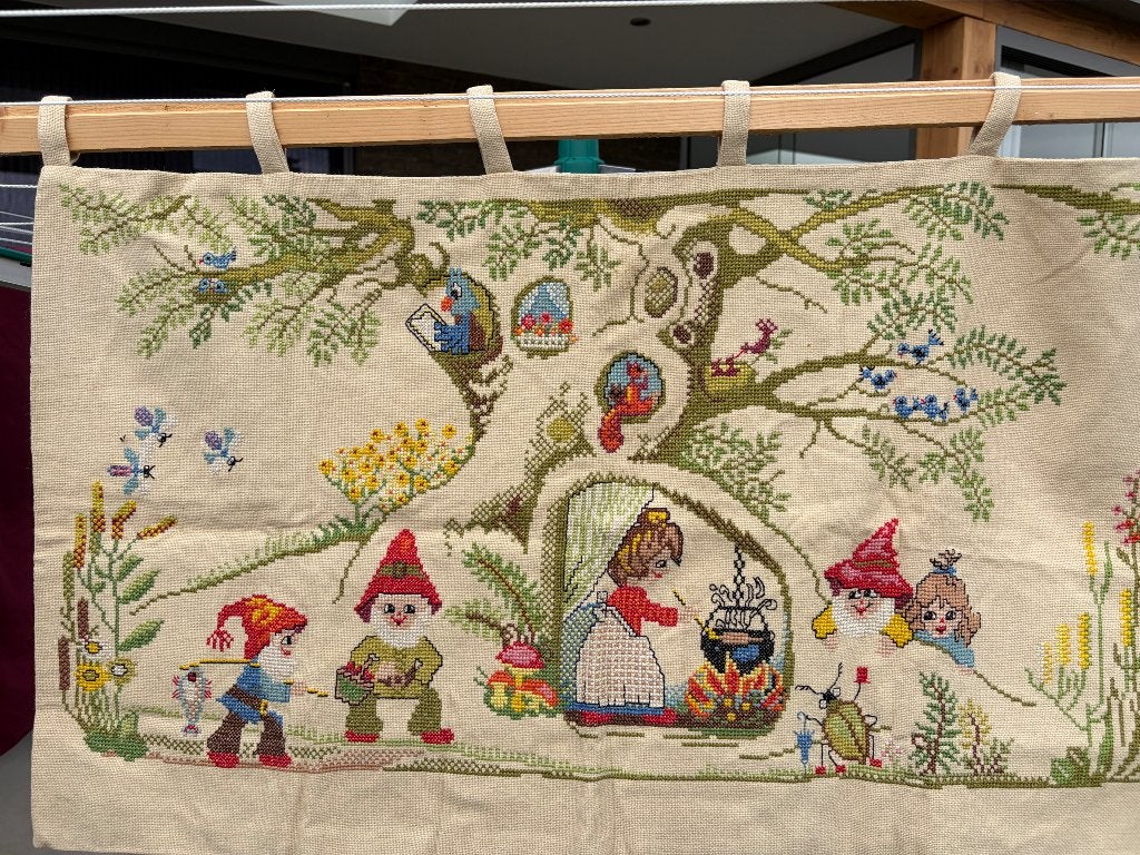 Geborduurd wandkleed kind, 40 cm, Ophalen of Verzenden, Zo goed als nieuw, 20 cm