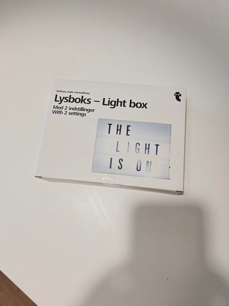 Nieuwe Light Box met letters - The Light Is On, Ophalen of Verzenden, Nieuw