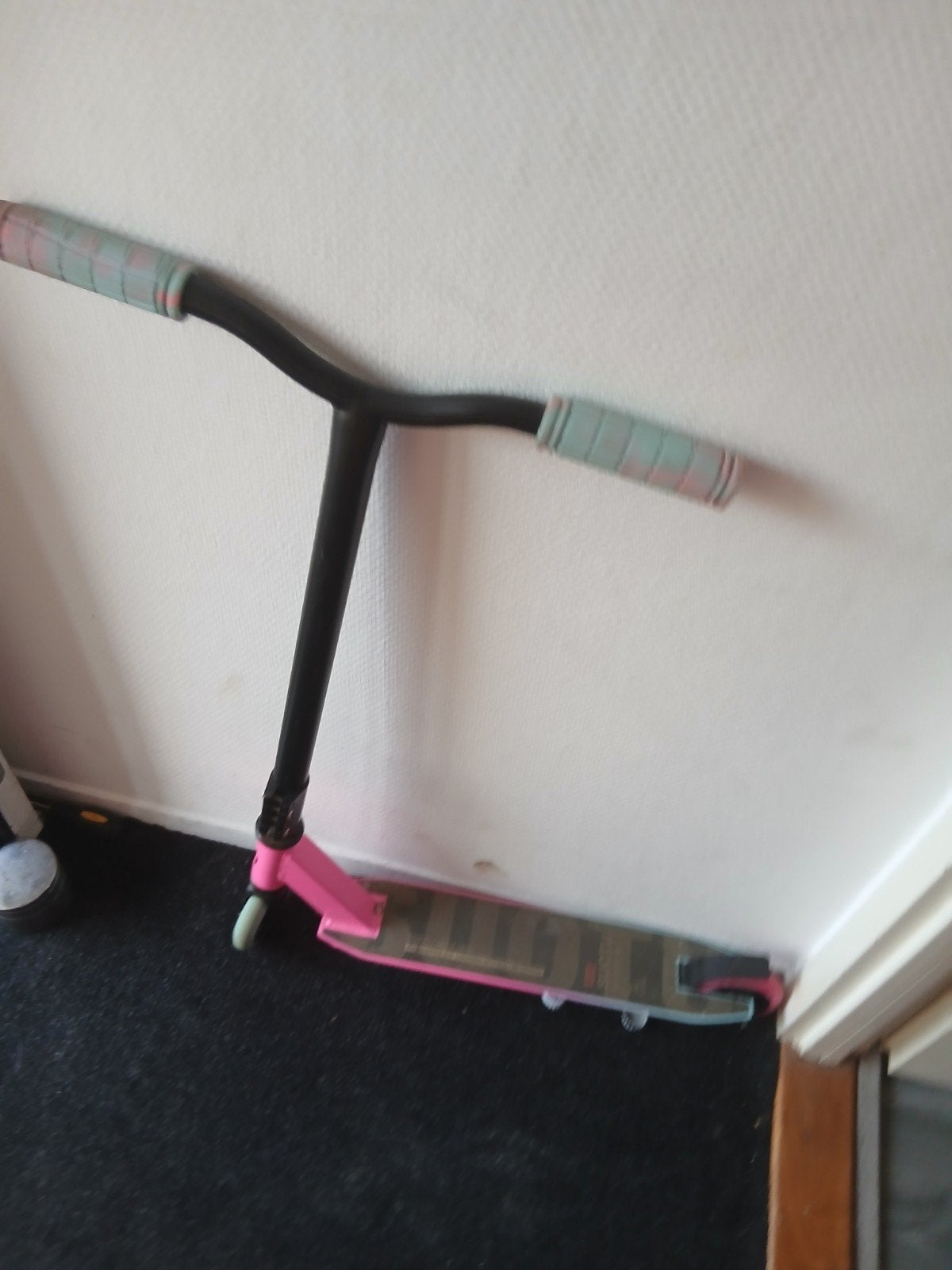 Stuntstep roze/zwart met SUOTU Rockroad deck, Ophalen of Verzenden, Gebruikt, Gewone step, SUOTU