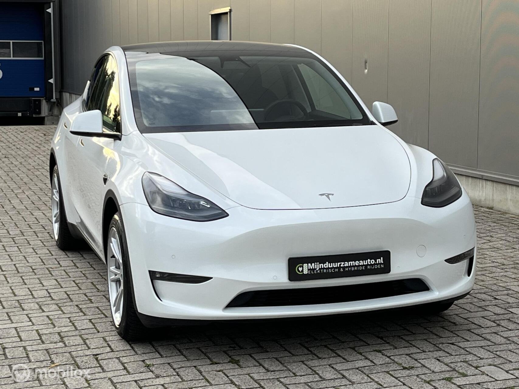 Foto 5 van Tesla Model Y Long Range AWD 75 kWh, FSD , Trekhaak Netjes