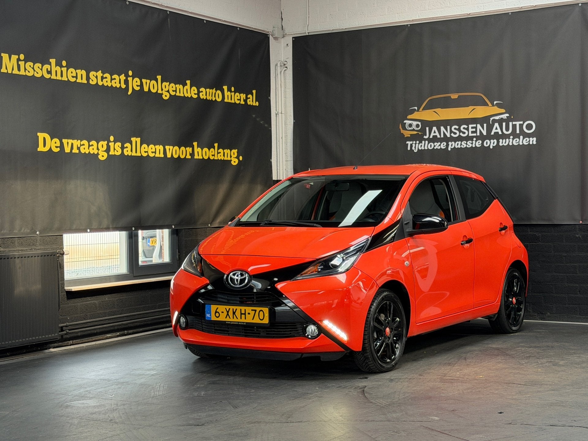 Toyota Aygo 1.0 VVT-i x-cite | Airco | Bleuthooth | Camera |, Auto's, Voorwielaandrijving, Euro 5, Stof, Gebruikt