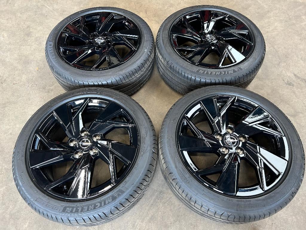 NIEUWE 17 inch originele velgen + zomerbanden Opel Astra L, Auto-onderdelen, Banden en Velgen, Banden en Velgen, Nieuw, 17 inch