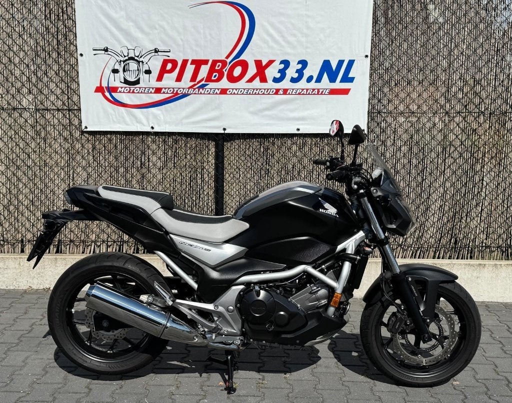 Keurige Honda NC 750 S ABS 13491 km incl beurt opstap klaar, 750 cc, 2 cilinders, Motorrijbewijs A, Bedrijf