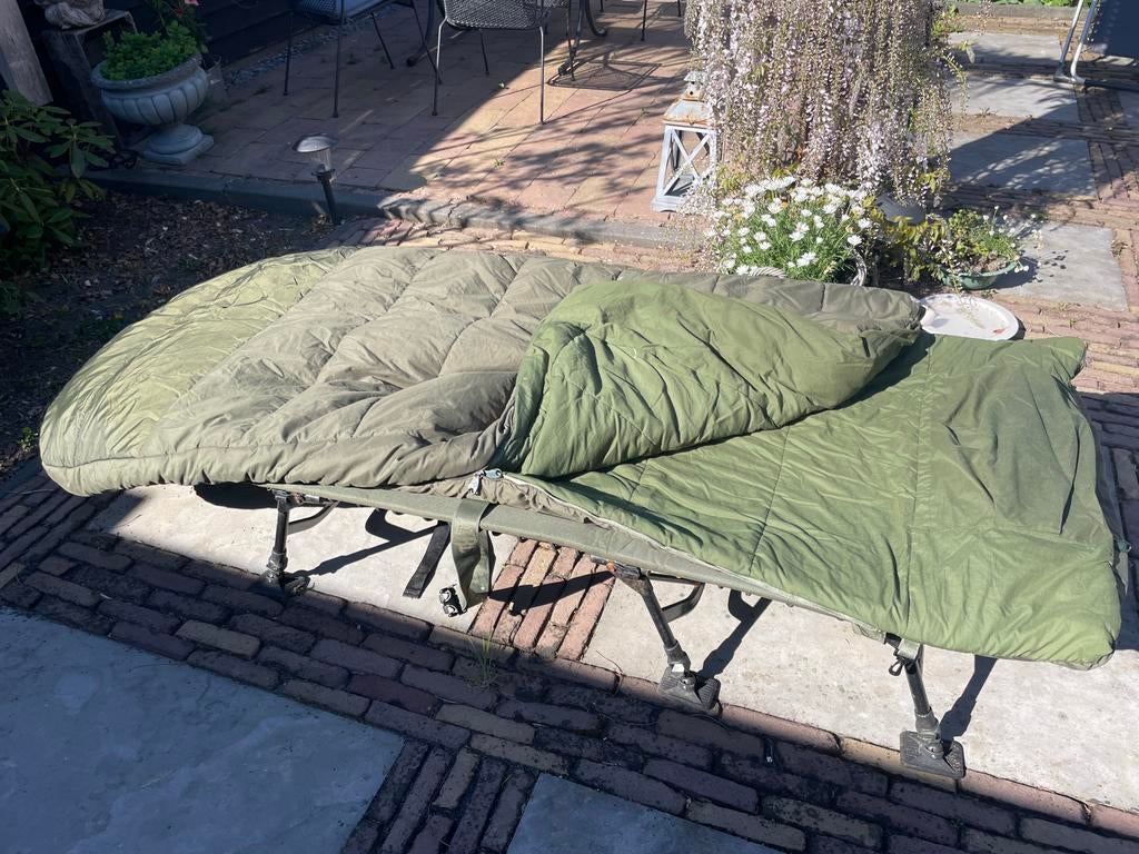 JRC stretcher + zomer en winter slaapzak, Ophalen, Zo goed als nieuw