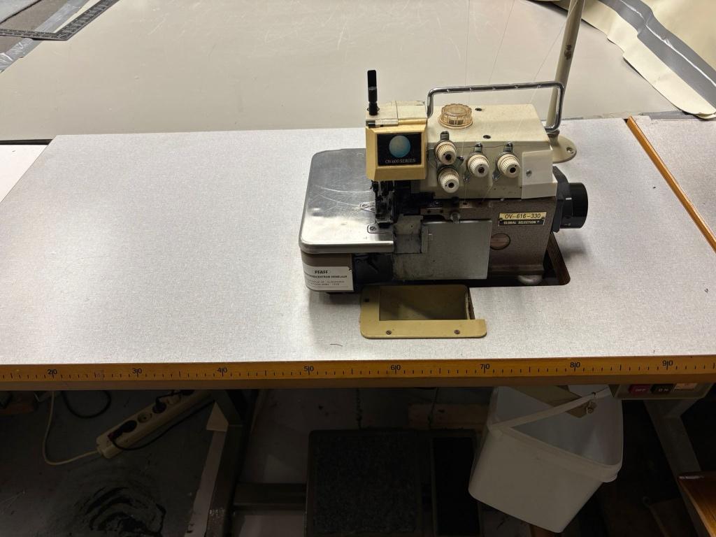 Global industrie lockmachine, Ophalen, Gebruikt, Lockmachine, Overige merken
