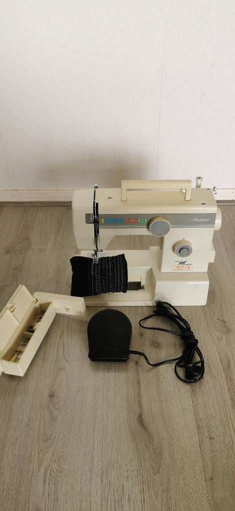 Naaimachine Anker Super stretch 225, Hobby en Vrije tijd, Ophalen of Verzenden, Zo goed als nieuw, Naaimachine, Overige merken
