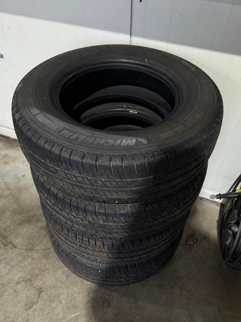 Michelin 215/70/15 Zomerbanden 8mm!, Auto-onderdelen, Banden en Velgen, Ophalen, 16 inch, Band(en), Zomerbanden