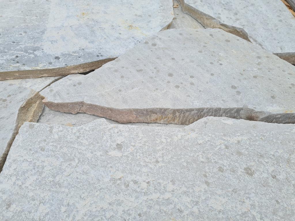 Foto 10 van Brasil White flagstones 2,5-5 cm dik € 44,95 per m2 incl btw