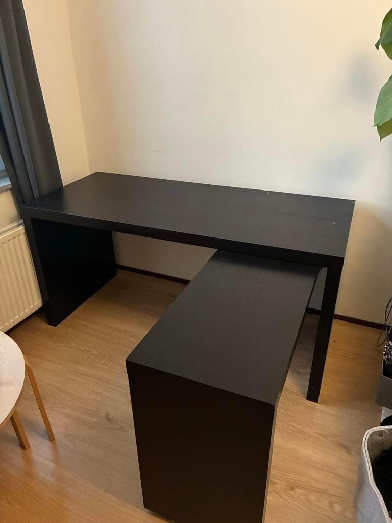 IKEA Bureau met Uitschuifbaar Deel - Zwart, Huis en Inrichting, Bureaus, Gebruikt, Ophalen