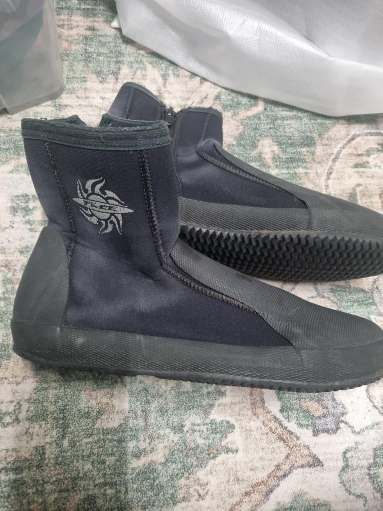 Duikschoenen / Waterschoenen - Maat 44, Ophalen of Verzenden, Gebruikt, Overige typen