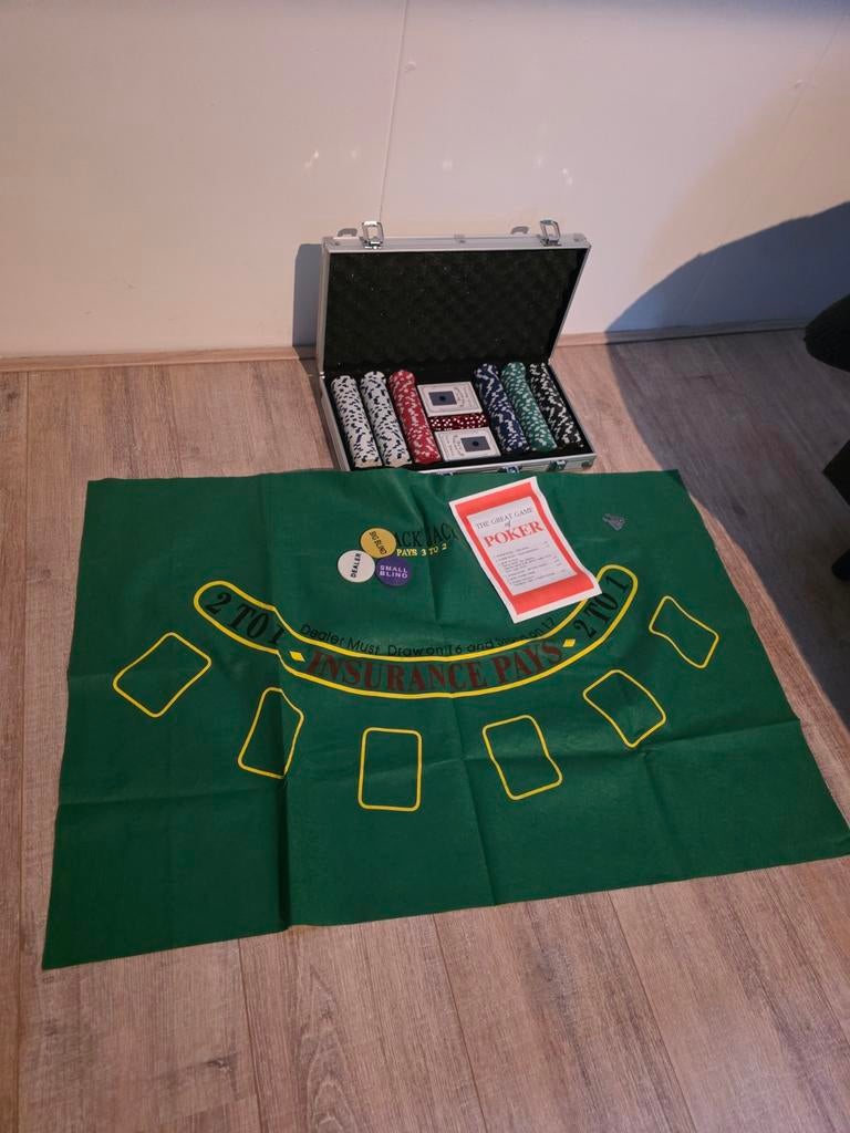 Complete Pokerkoffer met Chips, Kaarten en Dobbelstenen, Hobby en Vrije tijd, Gezelschapsspellen | Bordspellen, Vijf spelers of meer