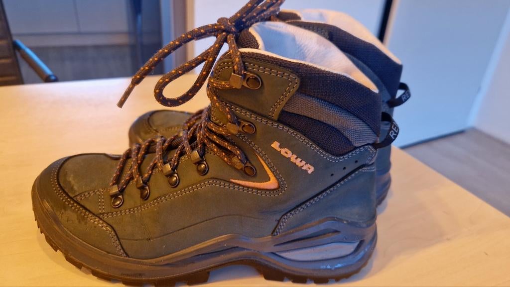 Gloednieuwe Lowa Bergschoenen Maat 39.5, Lowa, Nieuw, Groen, Wandelschoenen