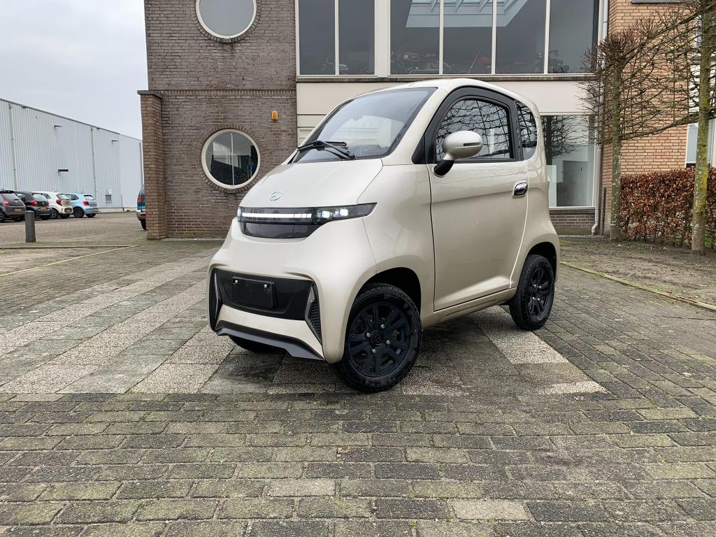 Rijbewijsvrije scootmobiel / Brommobiel E-Volt SQ4, Nieuw, 16 km/u of meer, 46 km of meer, Ophalen