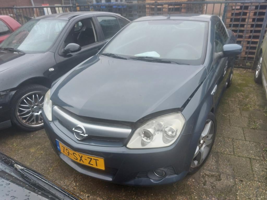 Opel tigra onderdelen aangeboden grijs, Ophalen of Verzenden, Opel