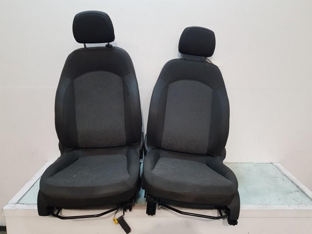 Interieur Opel Adam (2012-10/..), Gebruikt, Bahnhofsplatz, Rüsselsheim am Main 65423, , Duitsland, Opel, Opel Automobile GmbH