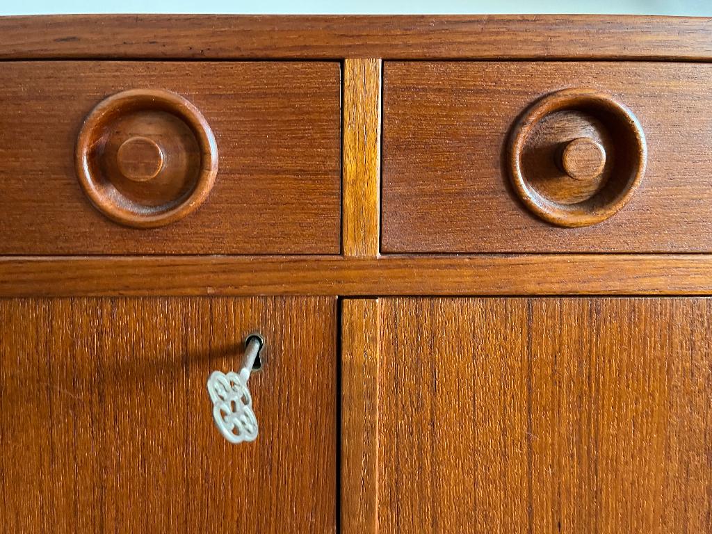 Vintage dressoir (Scandinavisch design), Ophalen, Gebruikt, 100 tot 150 cm, 25 tot 50 cm
