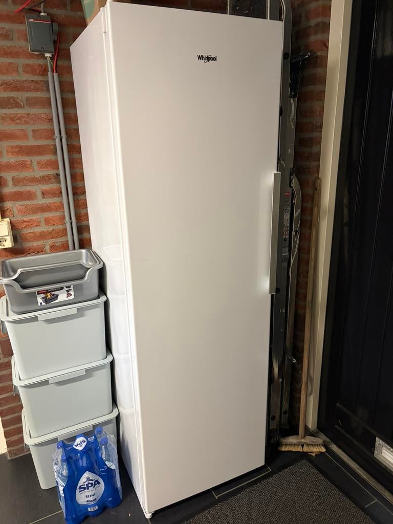 Whirlpool diepvriezer met laden. 180 hoog. Met defect., Ophalen, Zo goed als nieuw, 60 tot 90 cm, 160 cm of meer