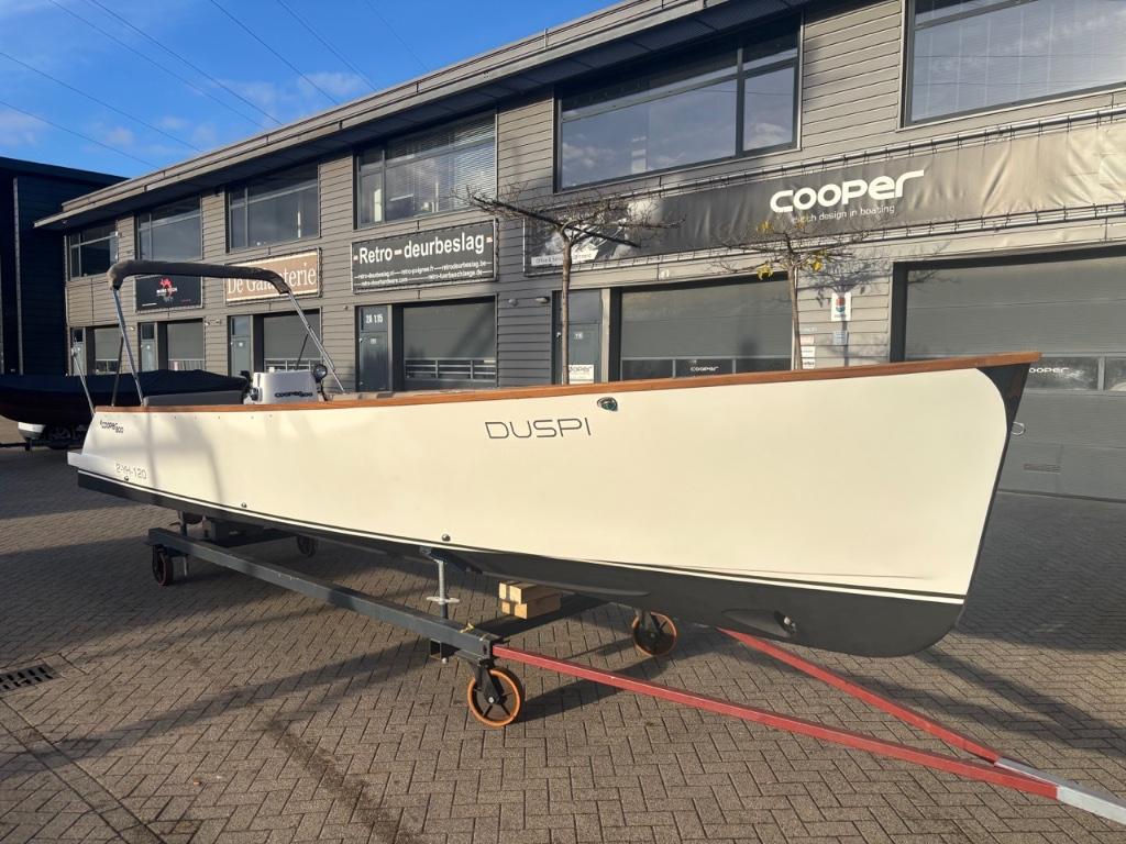 Cooper800 - 2024 - Cooper 800 - 110pk - Full-option, Ophalen, Binnenboordmotor, Diesel, Zo goed als nieuw