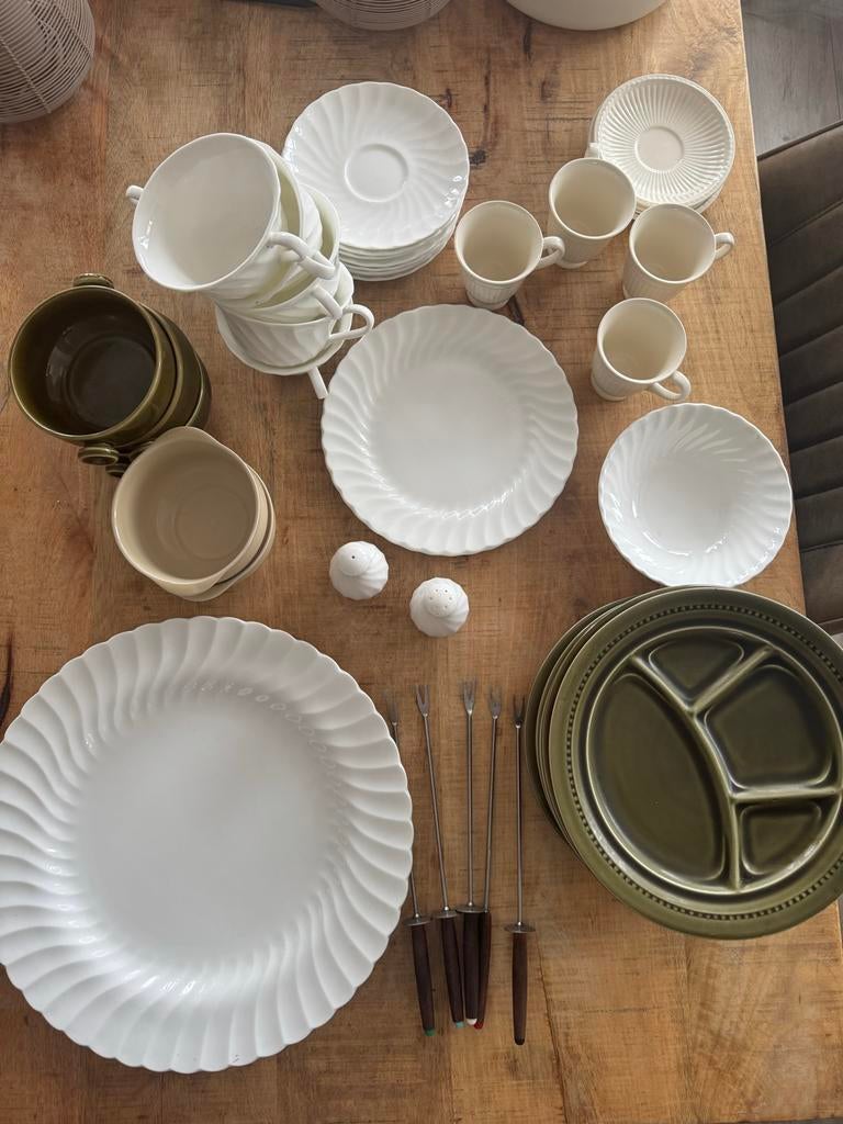 Wedgwood Servies Collectie + fondue borden, kommen, prikkers, Ophalen, Gebruikt, Wedgwood, Porselein