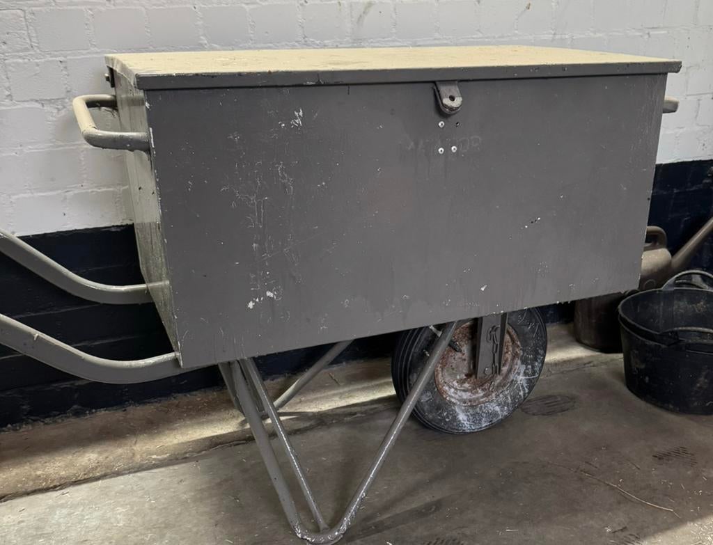 Voerkar/kruiwagen/gereedschapswagen Matador grijs, Weidegang