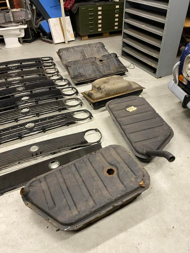 VW GOLF TRANSPORTER, T3-T6 TREKHAAK, TANK GRILLE,  ETC NOS, Ophalen, Nieuw, Volkswagen
