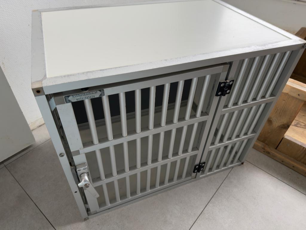 Kennel / bench, Dieren en Toebehoren, Transportboxen, Gebruikt, Ophalen