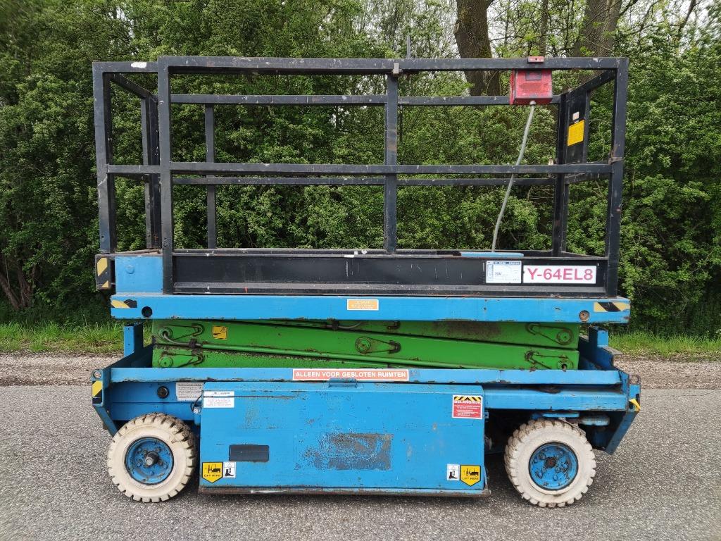 HOLLAND-LIFT schaarhoogwerker (type Y-64EL8, 8,5 m., 350 kg)