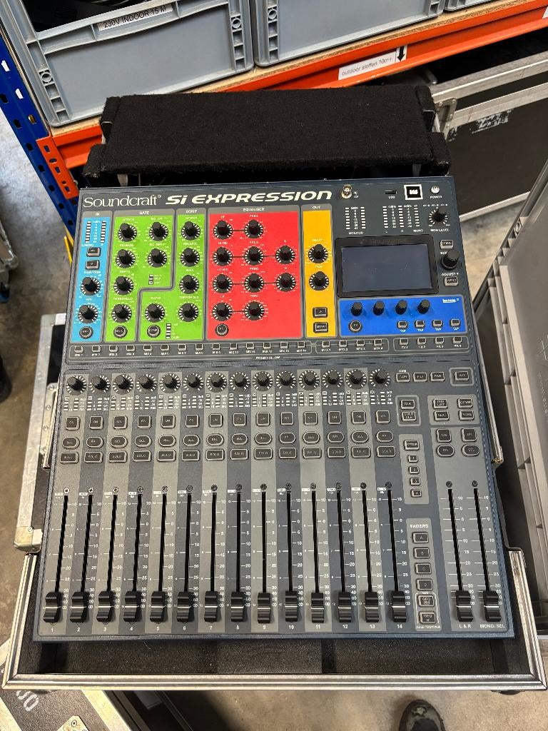 Soundcraft Si Expression 1 Digitale Mixer - Incl Flightcase, Muziek en Instrumenten, Mengpanelen, Ophalen, Gebruikt, 20 kanalen of meer