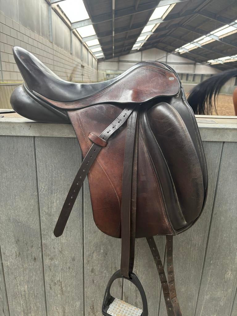 Custom dressuur zadel, Dieren en Toebehoren, Paarden en Pony's | Zadels, Ophalen, Gebruikt, Dressuur