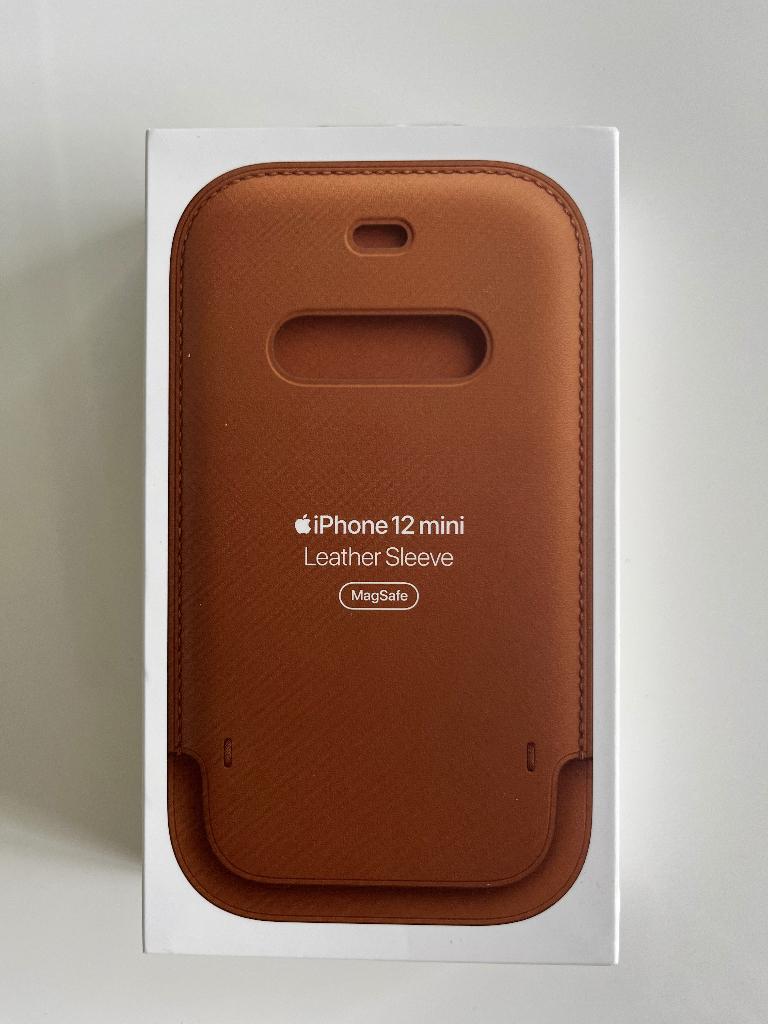 New iPhone 12 mini leather sleeve MagSafe, Ophalen of Verzenden, Nieuw, IPhone 12 Mini, Hoesje of Tasje