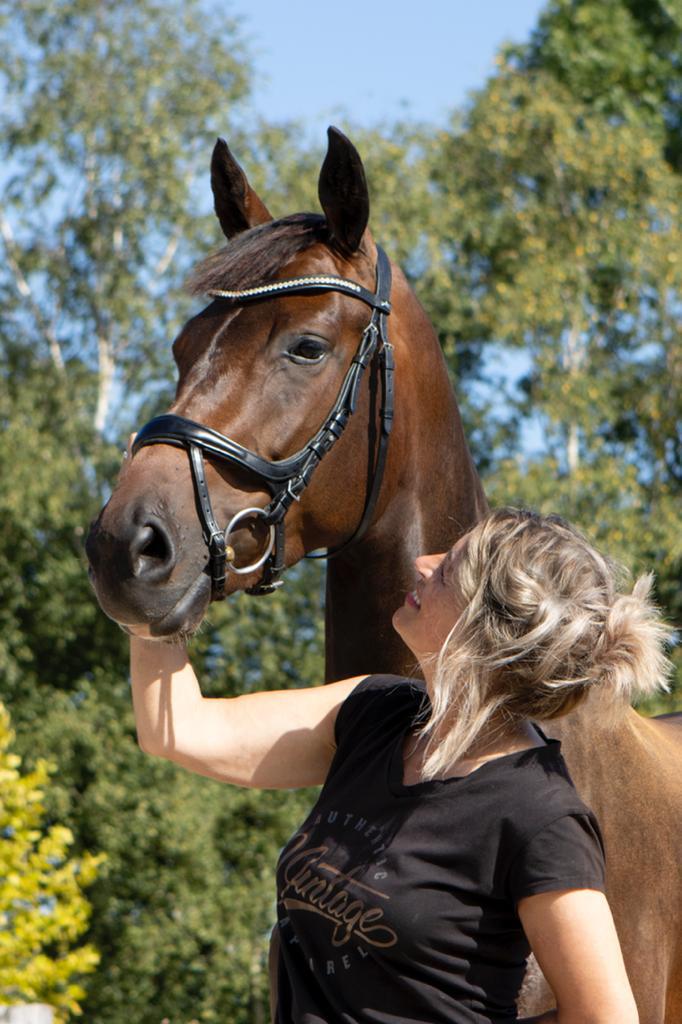 ✅ Ervaren Dressuurinstructrice – Op locatie, Paardrijles of Ponykampen